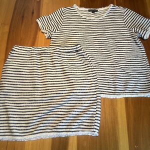 Saks Fifth Avenue Navy And White Large Top And Medium Skirt Fringe Read Descript